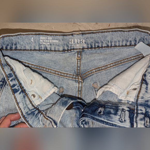 ANA DESTRUCTED 90's BERMUDA JEAN SHORT - Picture 4 of 7